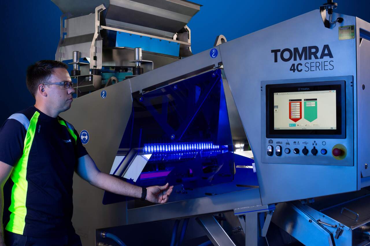 AI機能付きナッツ及び冷凍製品用自由落下式選別機4C イメージ