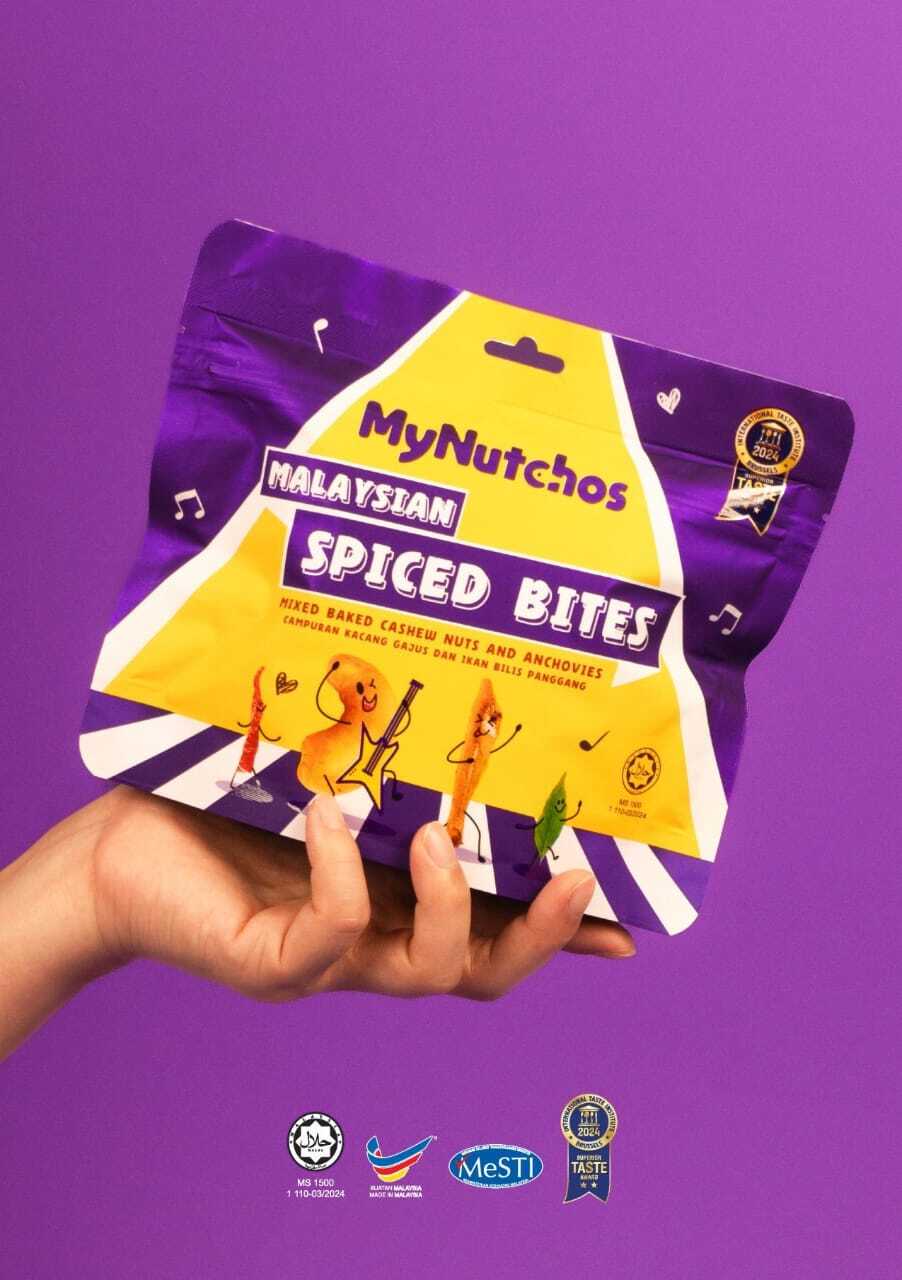 Mynutchos Malaysian Spiced Bites Mixed Baked Cashew Nuts and Anchovies Image