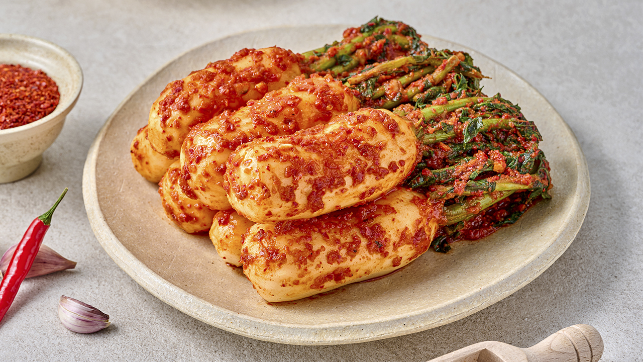 Palgongsan Whole Radish Kimchi Image