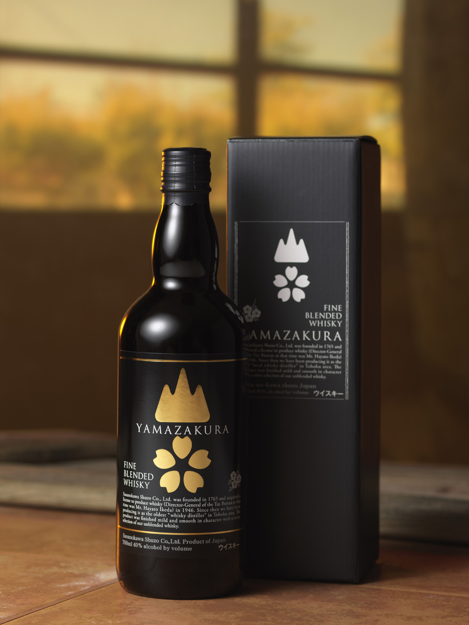 Blended Whisky YAMAZAKURA Black Label Image