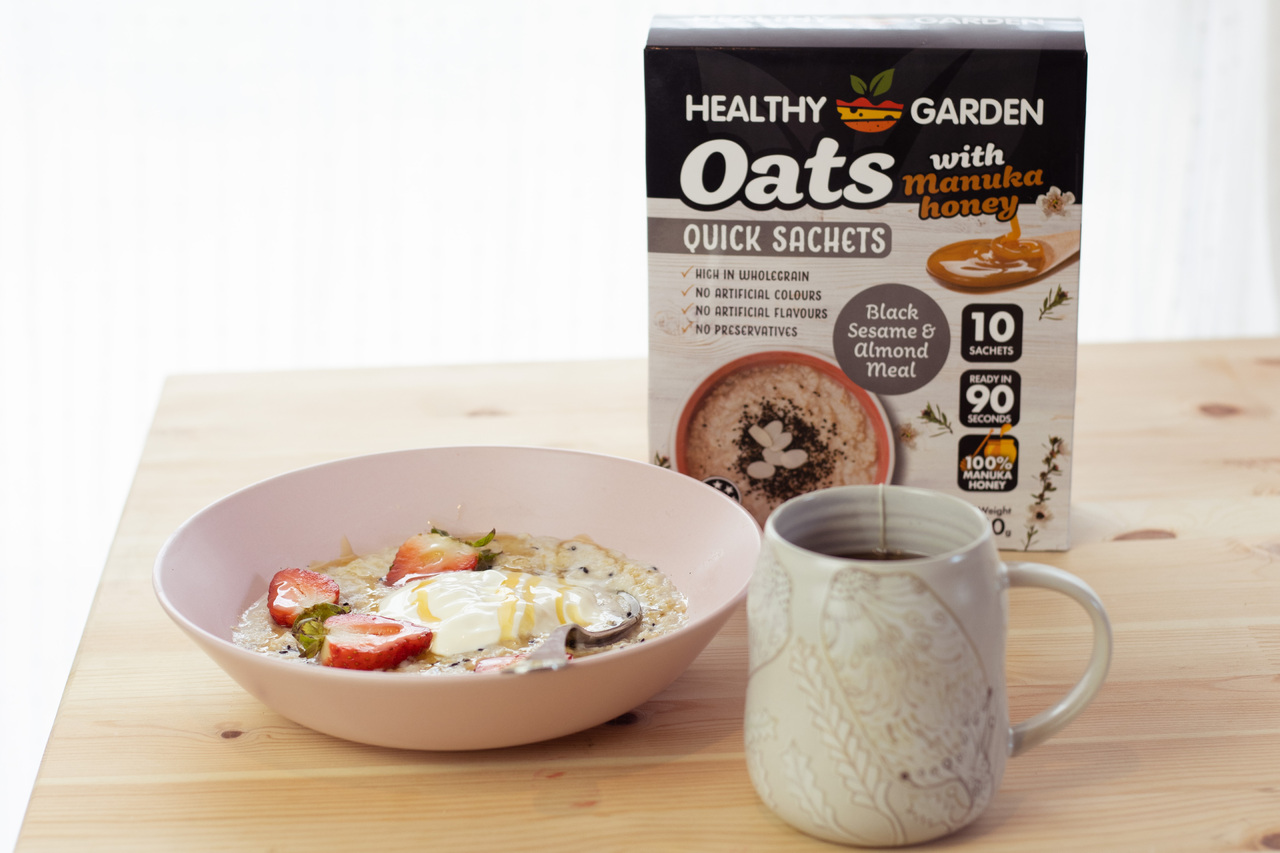 Healthy Garden Oatmeal with Manuka Honey  Image