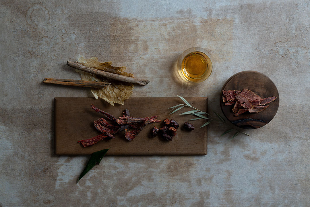 かくかくしかじか鹿の路「燻香うす切りチップス」 イメージ