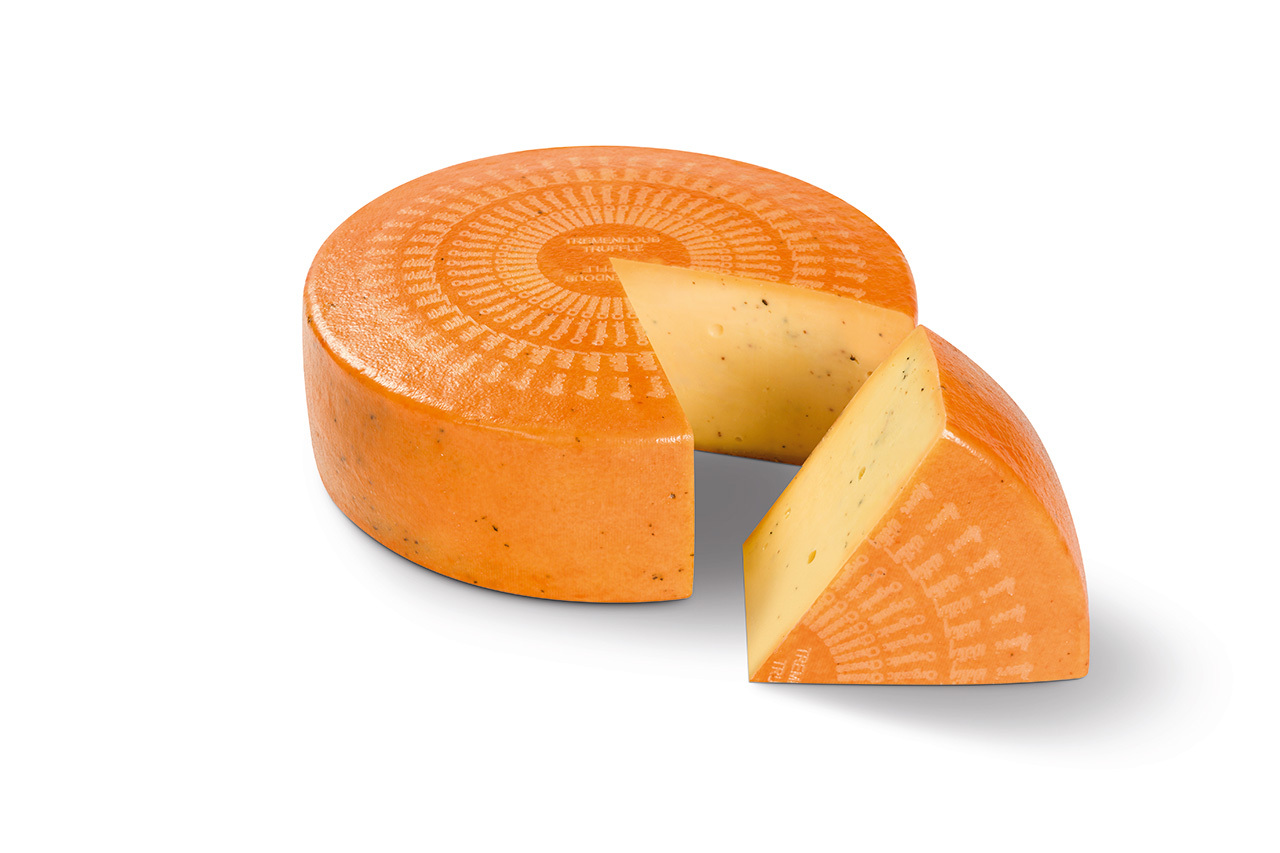 Henri Willig Tremendous Truffle cow cheese Image