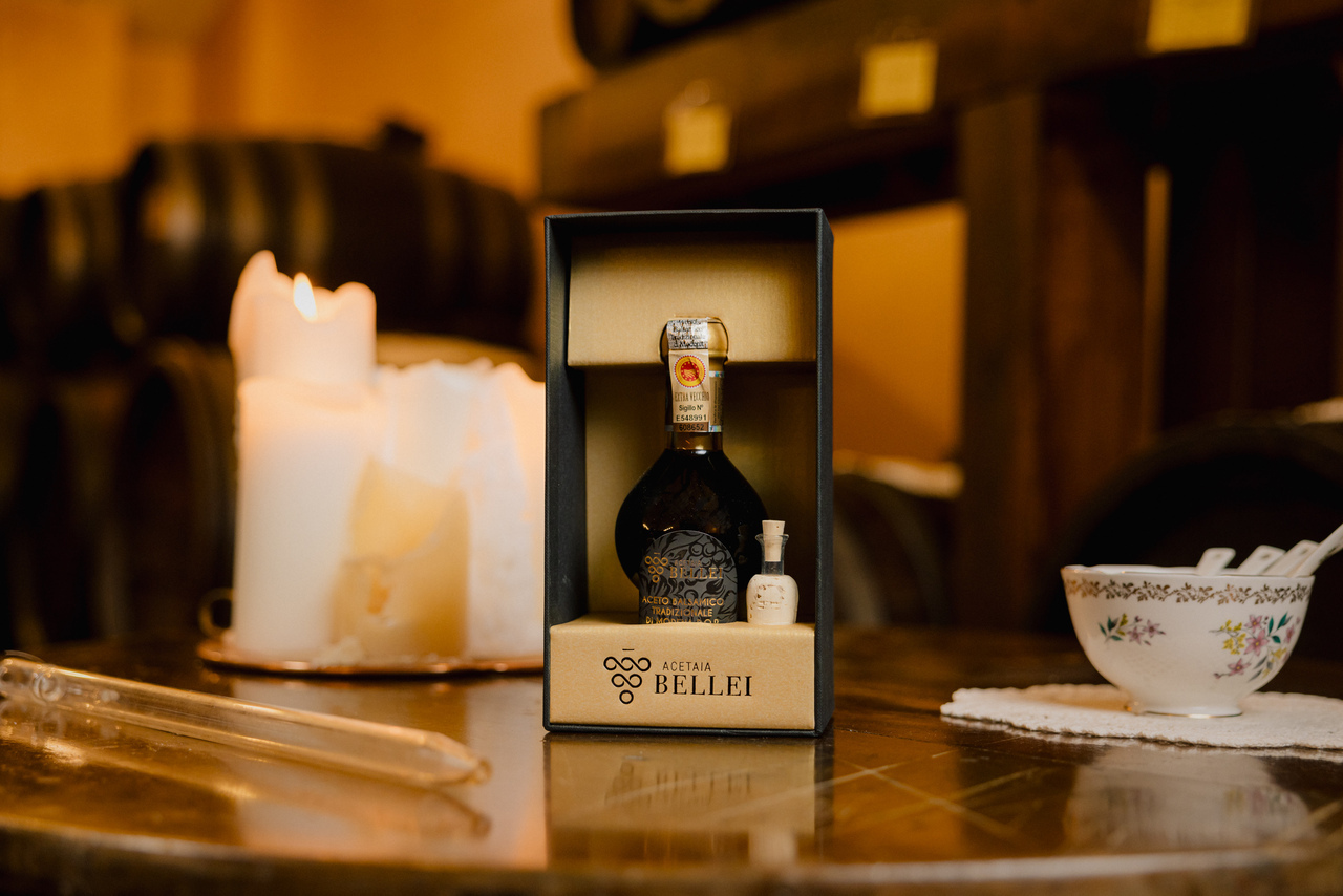 Traditional Balsamic Vinegar of Modena BELLEI P.D.O. - 25 Years Aged Image