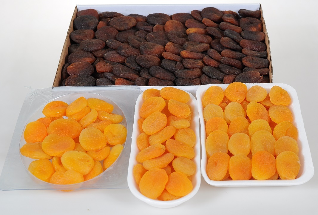Dried apricots Image