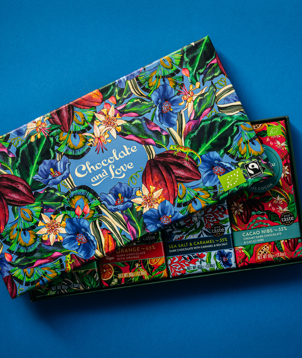 Chocolate and Love - Blue Oasis gift box - 4 organic, Fairtrade premium chocolate bars Image