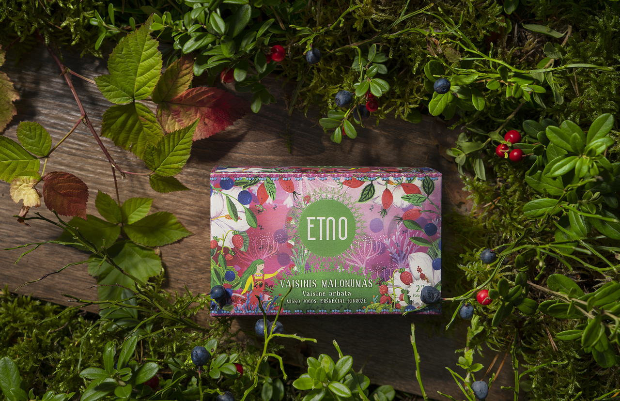 Natural fruit tea with forest berries, rosehips and hibiscus - "Fruity delight" Image