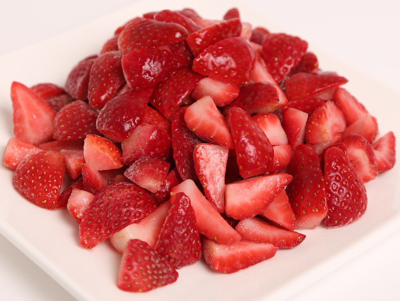 冷凍ストロベリーＩＱＦ１／４カット Image
