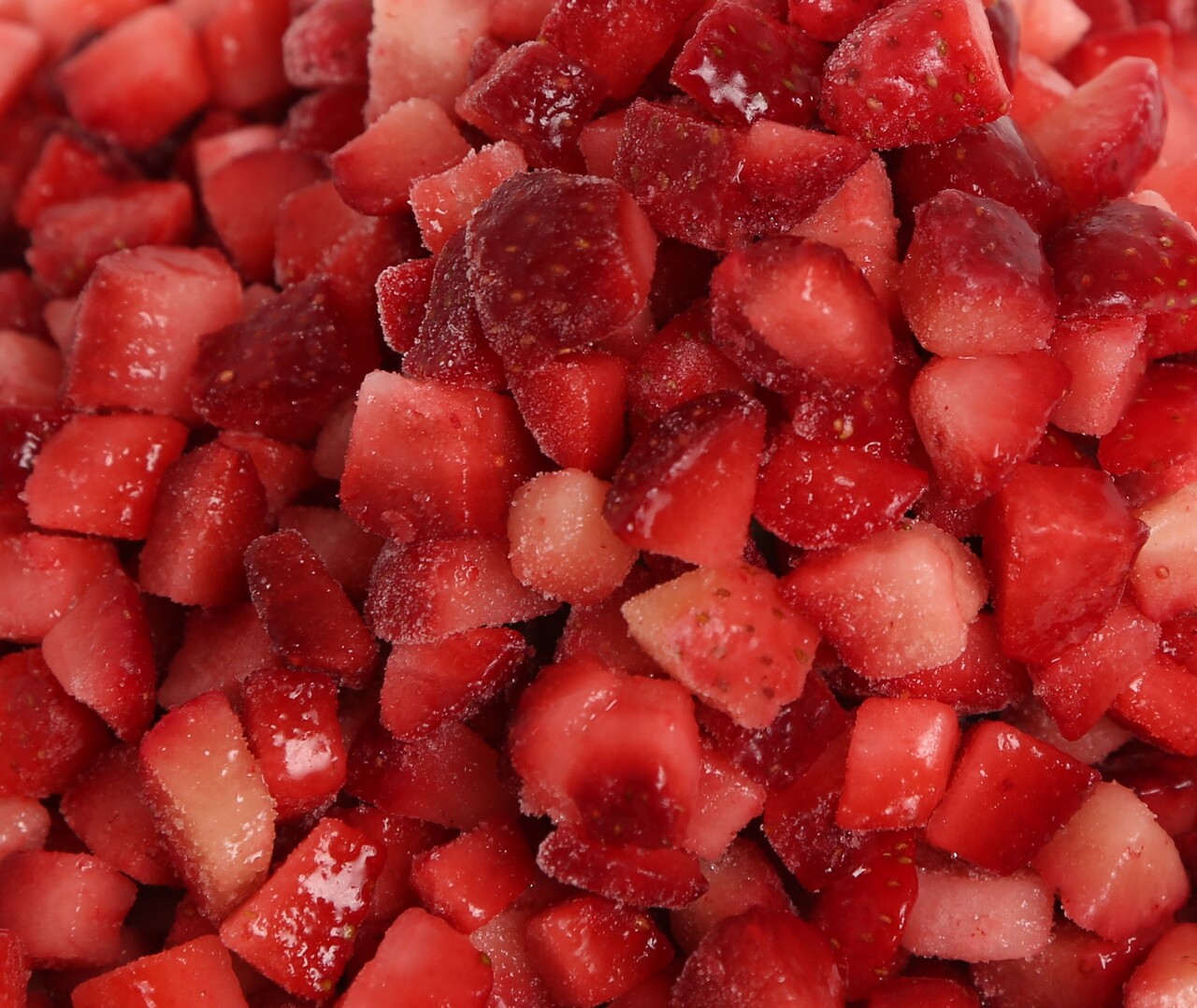 冷凍ストロベリーＩＱＦダイス10ｍｍ×10ｍｍ Image