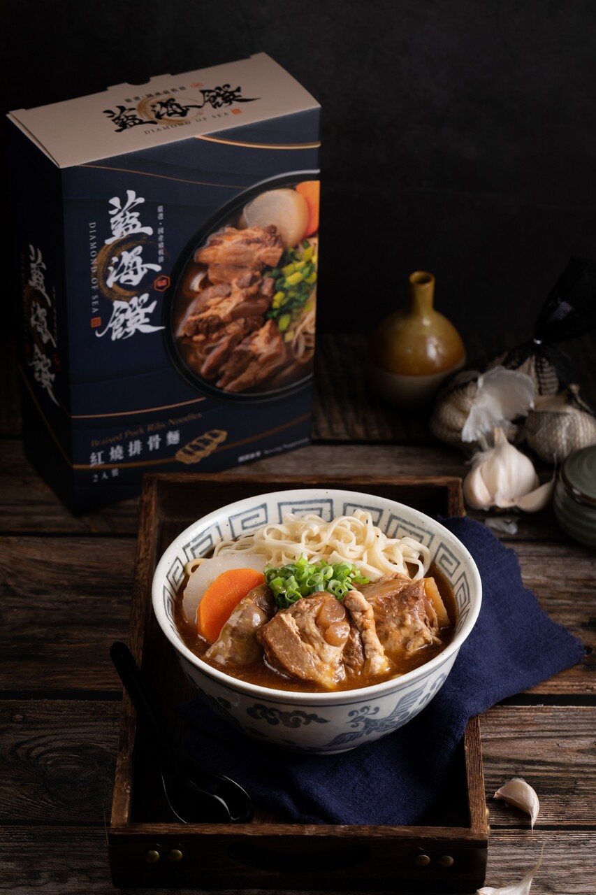Braised pork ribs noodles Image
