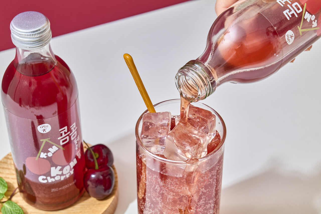 Kom Kom (Cherry, Grapefruits) Image