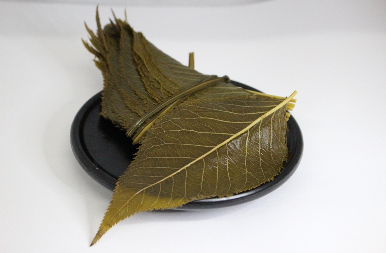 013 Sakura Leaves Image