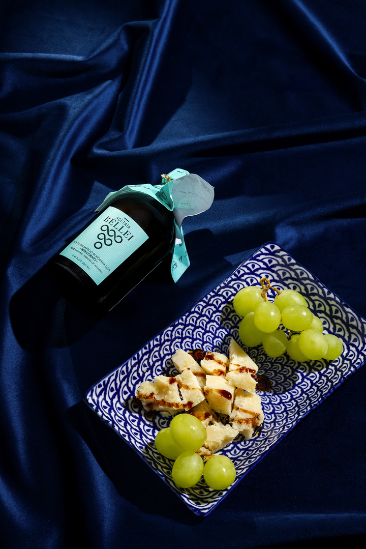 Aged Balsamic Vinegar of Modena BELLEI Precious Gift - Blue Label Image