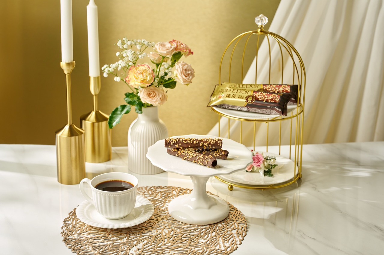 ROULE' D'OR Chocolate Flavored Rolls (Hazelnut) Image