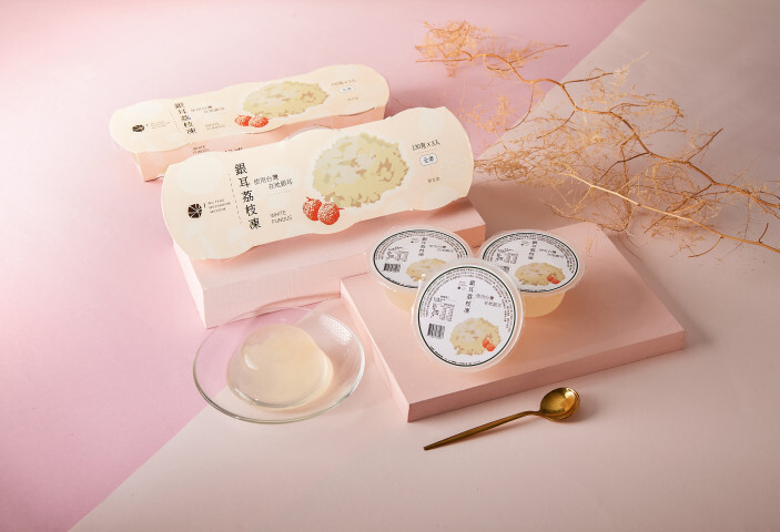 White Fungus and Lychee Jelly Image