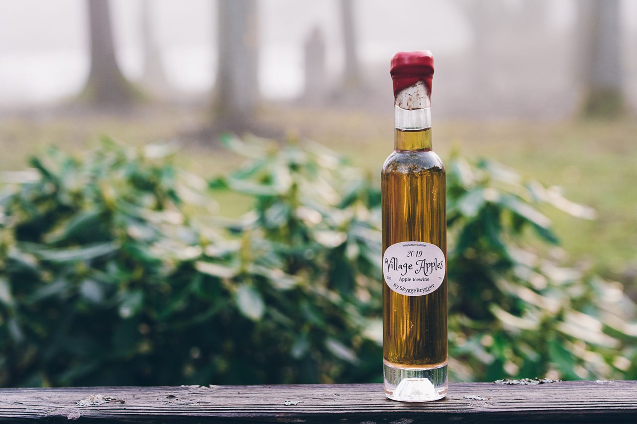 Village Apples Apple Icewine by SkyggeBrygger 7% SWEDEN Image