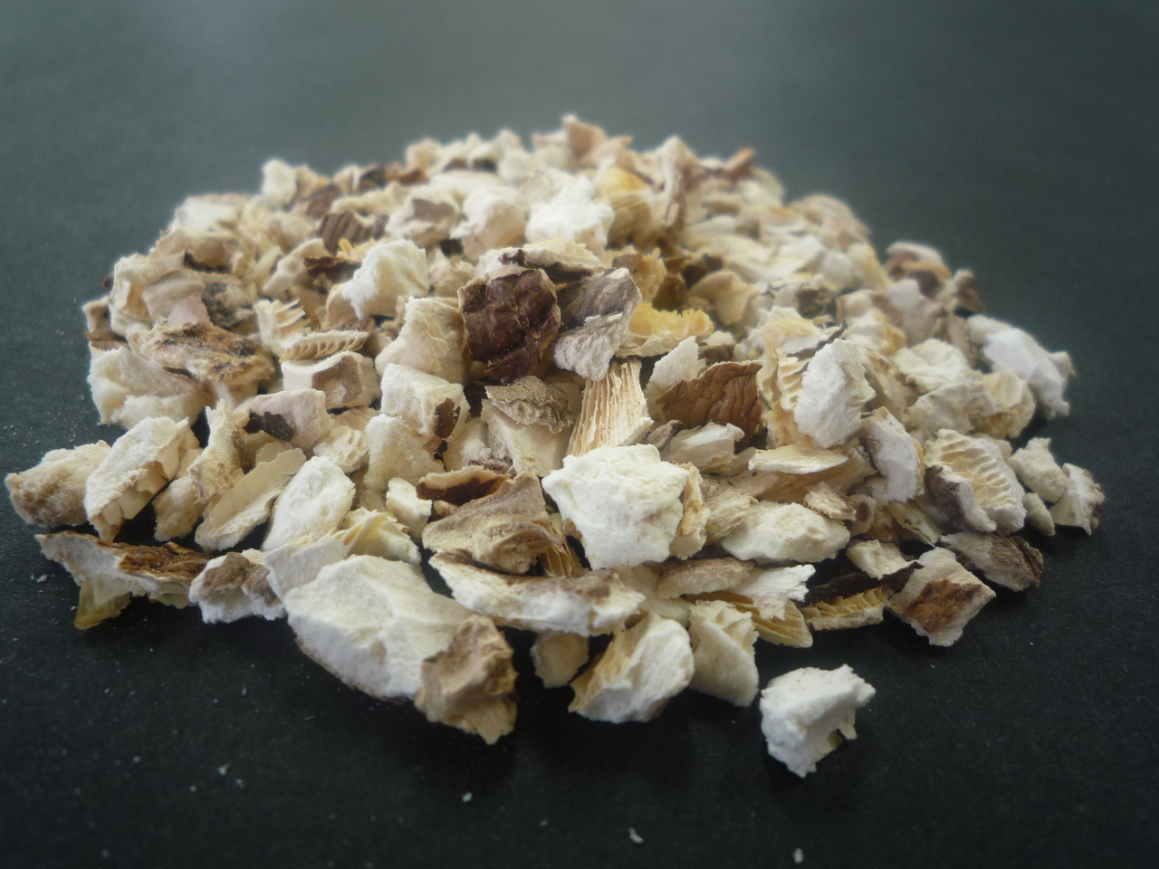 乾椎茸　粗粉砕 イメージ