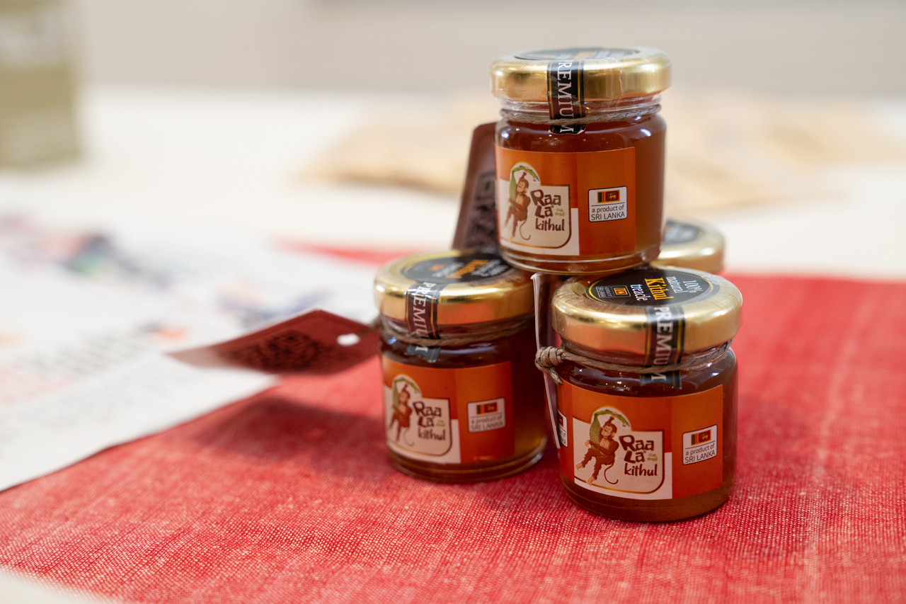 スリランカ　キトゥル製品 イメージ