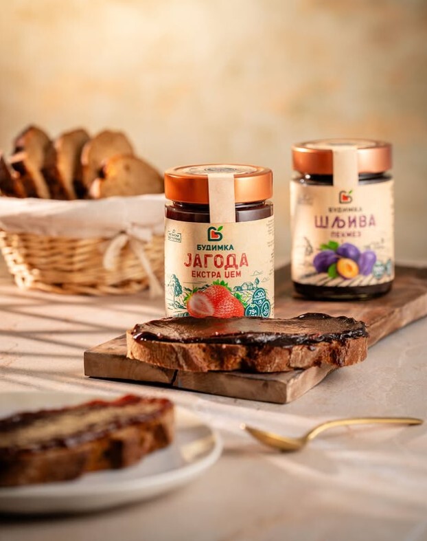 Budimka extra jam raspberry with 75% fruit content and 30% less sugar 370g Image