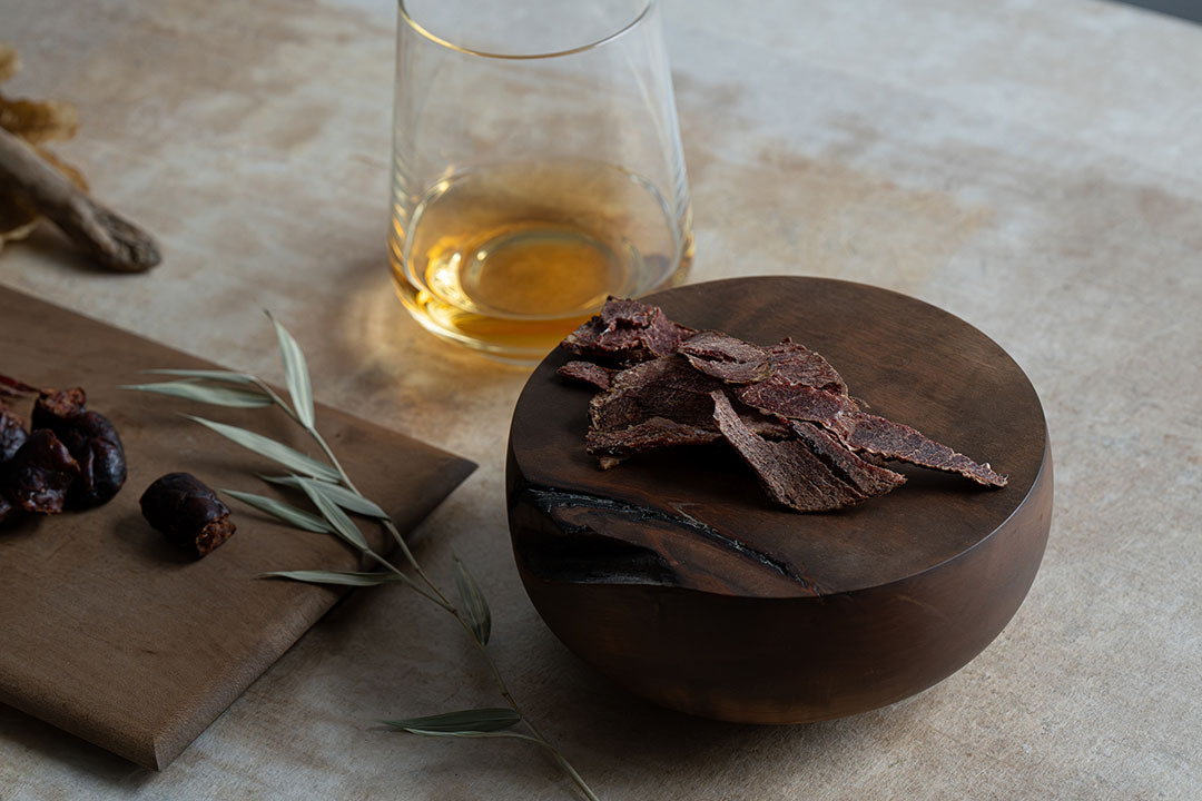 かくかくしかじか鹿の路「燻香うす切りチップス」 イメージ