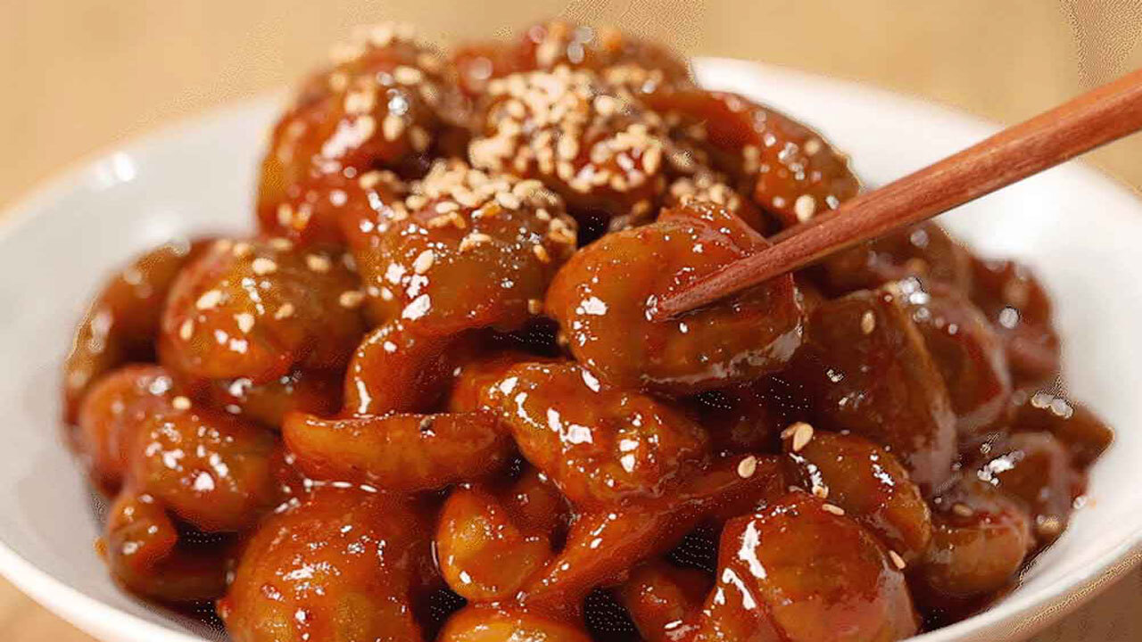 Chili Paste Picked Plums 300g Image