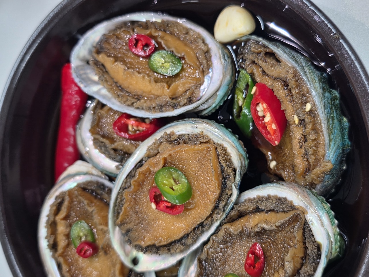 Soy-marinated abalone Image