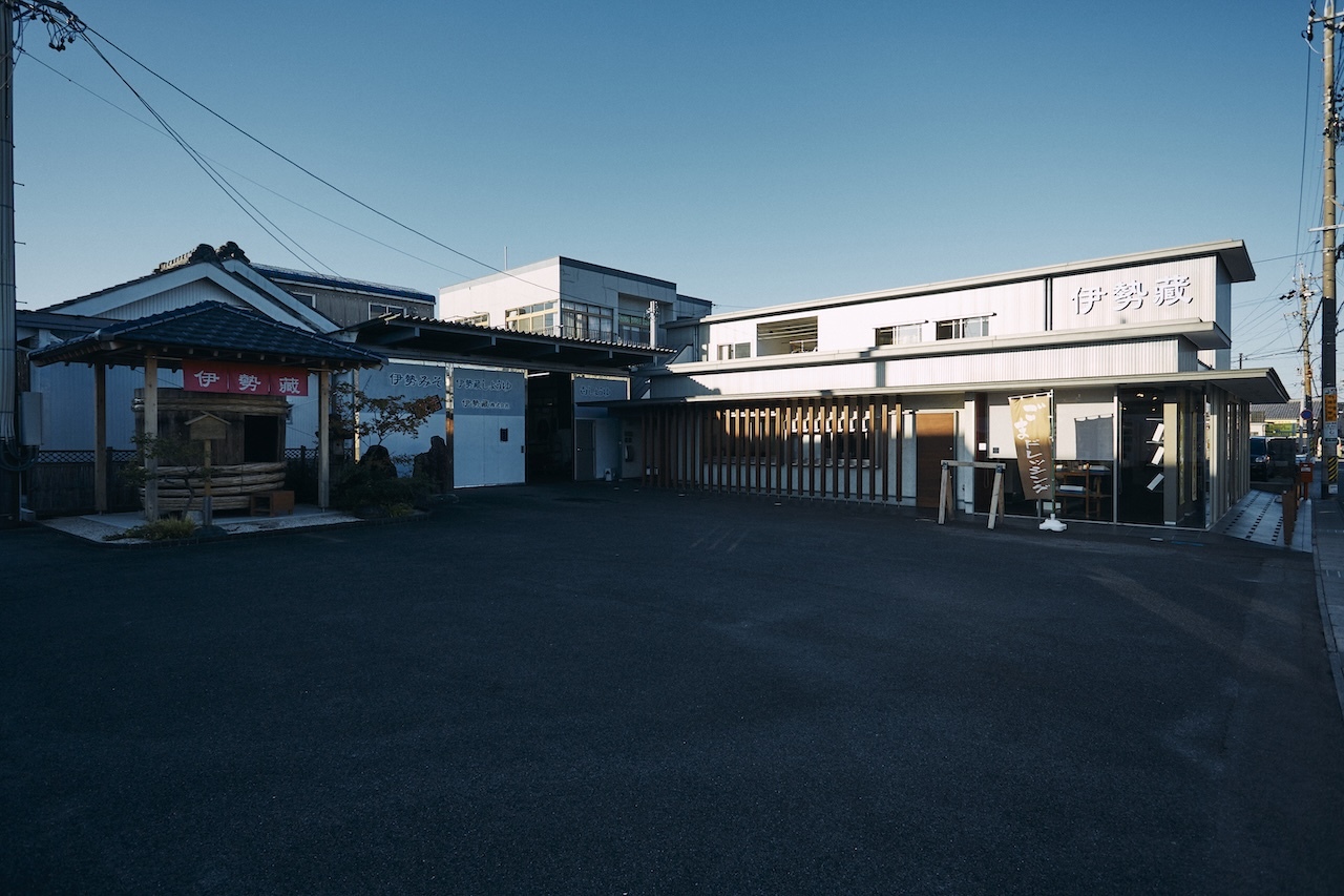 ISEGURA Co.,Ltd：HIBIKI Image