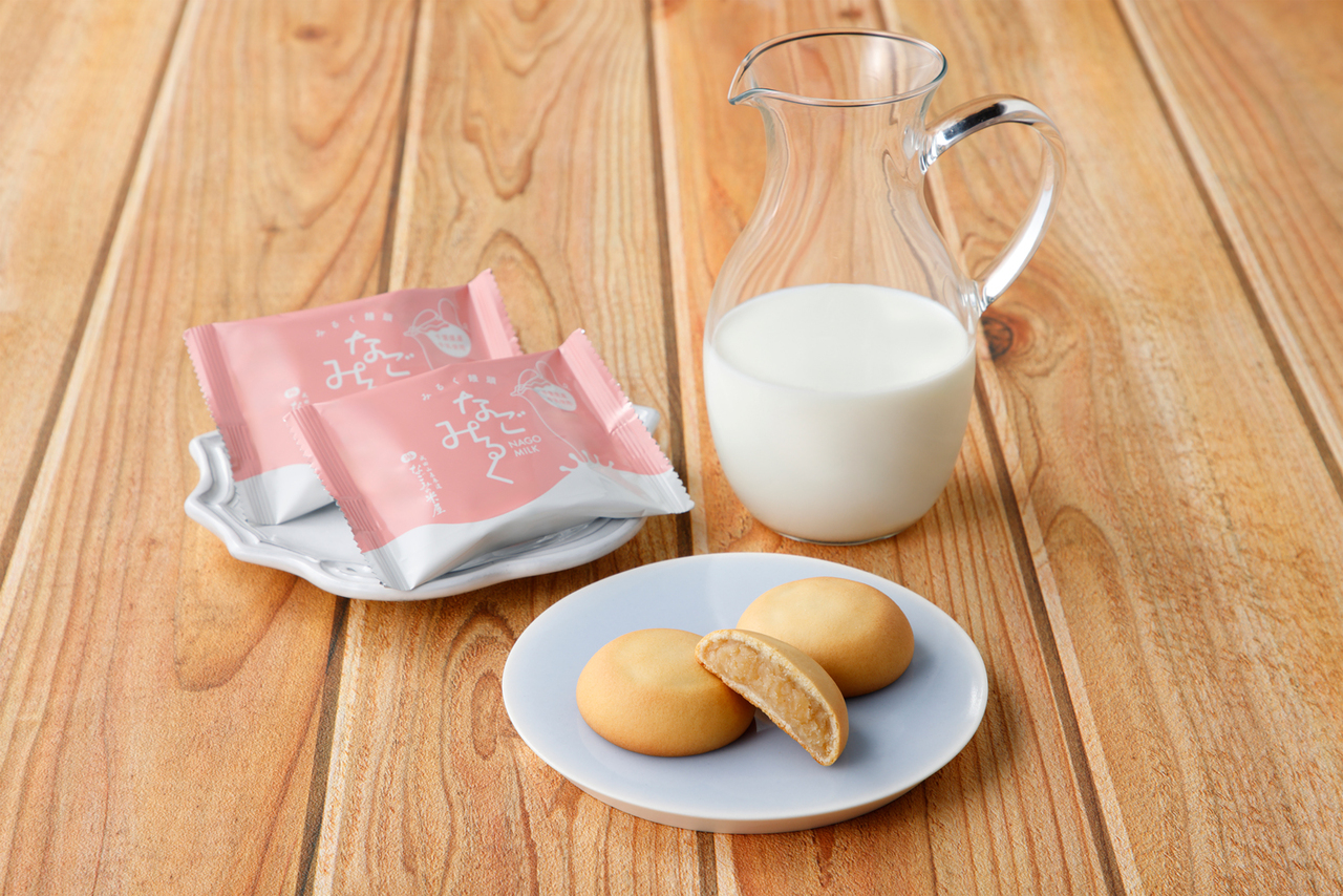 Nago Milk　（Manjuu with milk bean paste） Image