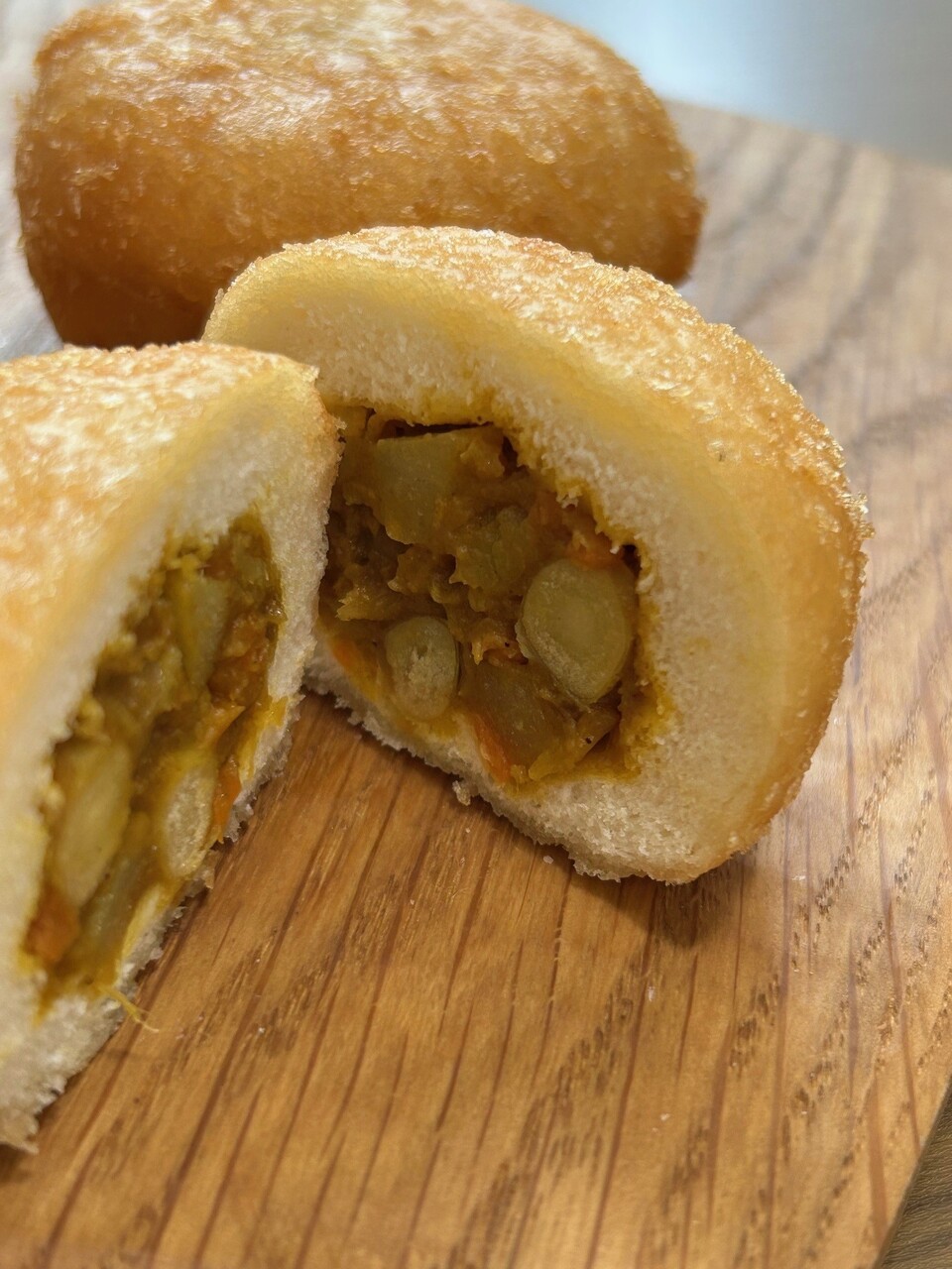FROZEN VEGAN CHICKPEA MINI CURRY BREAD Image