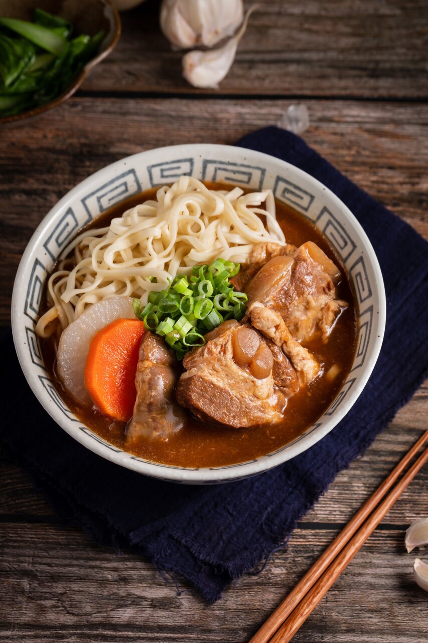 Braised pork ribs noodles Image