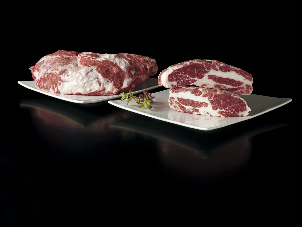 Iberico Pork Collar (Cabecero without Presa / mogote) – Premium Frozen Cut Image