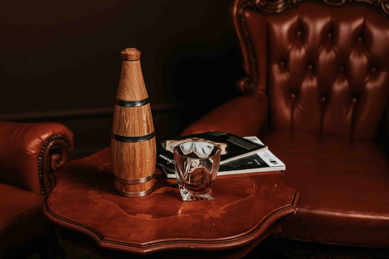 Premium Barrel Bottle Image