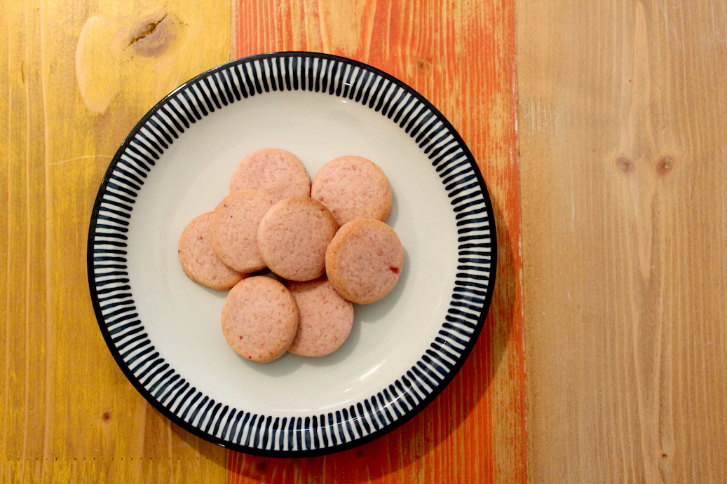 Egg-Free Strawberry Cookies: Made with Nara's Exclusive "Kotoka" Strawberries (8 Pieces) Image