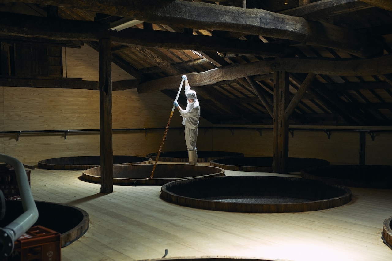 Oka Naosaburo Shoten Co.,Ltd.：organic double aged soy sauce Image