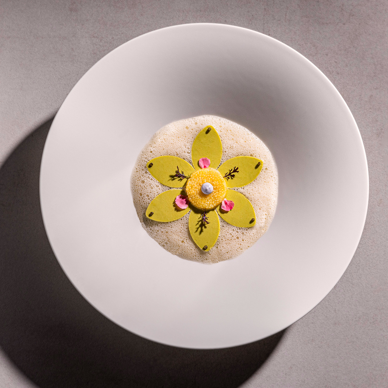 Antonius Caviar Albino - fresh caviar from Bester sturgeon (Huso huso x Acipenser ruthenus) Image