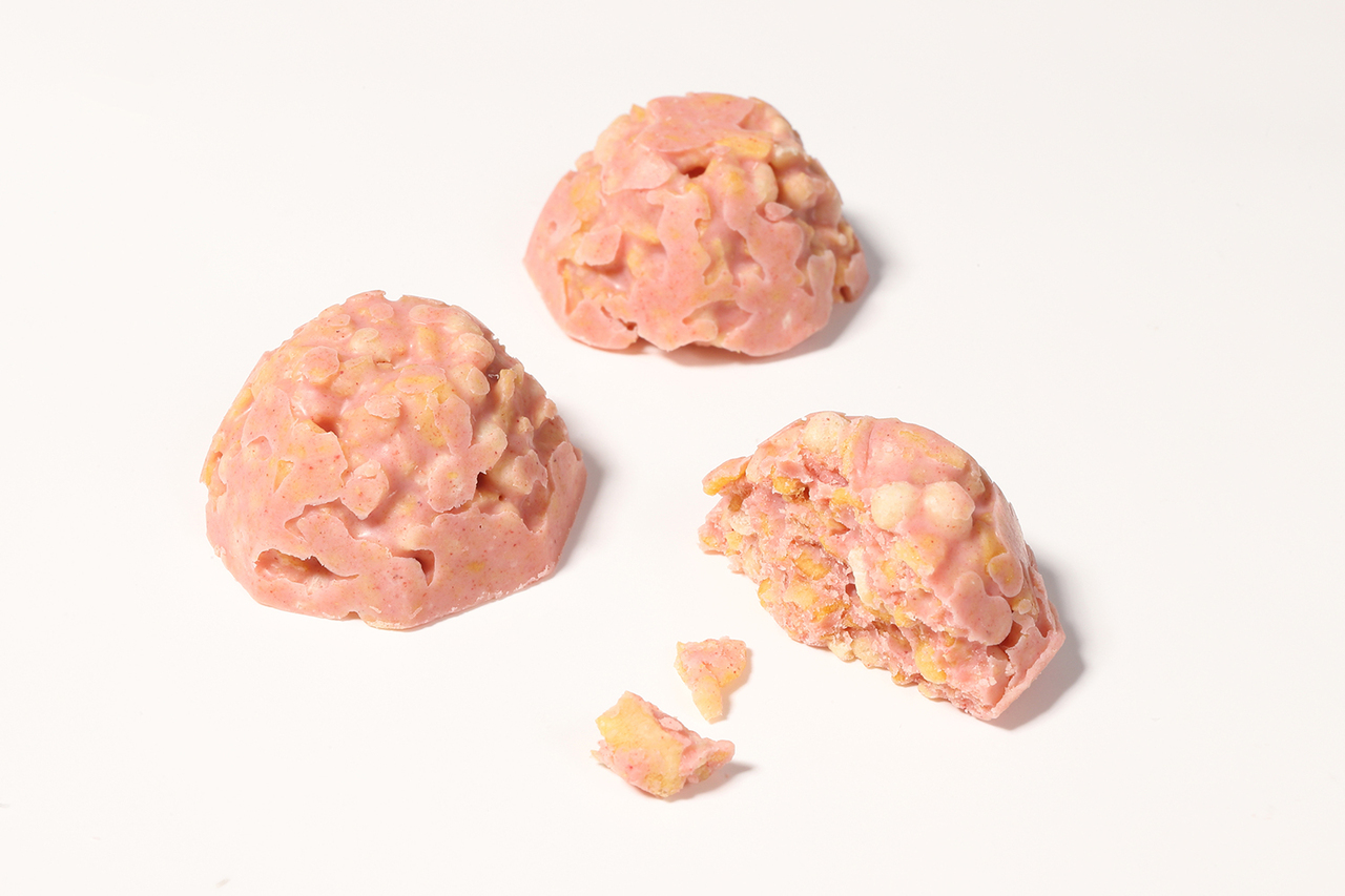 Macadamia Strawberry Crunch 5PC Image