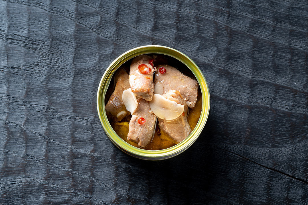 北海道産 合鴨ささみのにんにくオリーブ煮｜北海道缶詰シリーズ「DELICIOUS STOCK HOKKAIDO」 イメージ