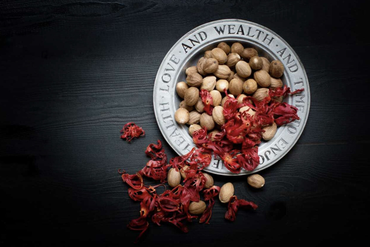 Sri Lankan Spices (Pepper, Cardamom, Cloves, Mace, Nutmeg) Image