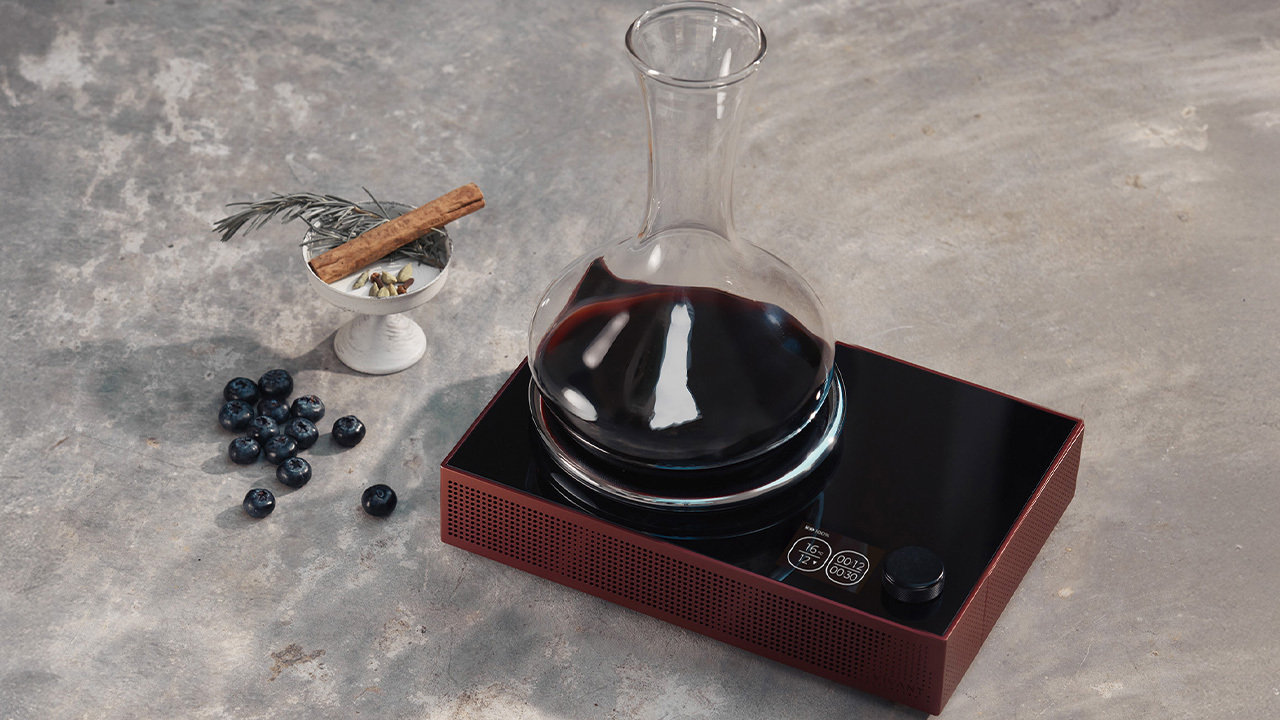 Titan Portable Electronic Decanter Chiller Image