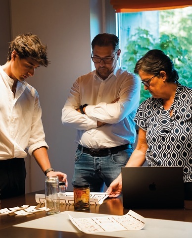 BELOTTI CONSERVE ALIMENTARI - BELOTTI FOOD PRESERVES - VEGETABLES AND CHEESE IN OIL Image