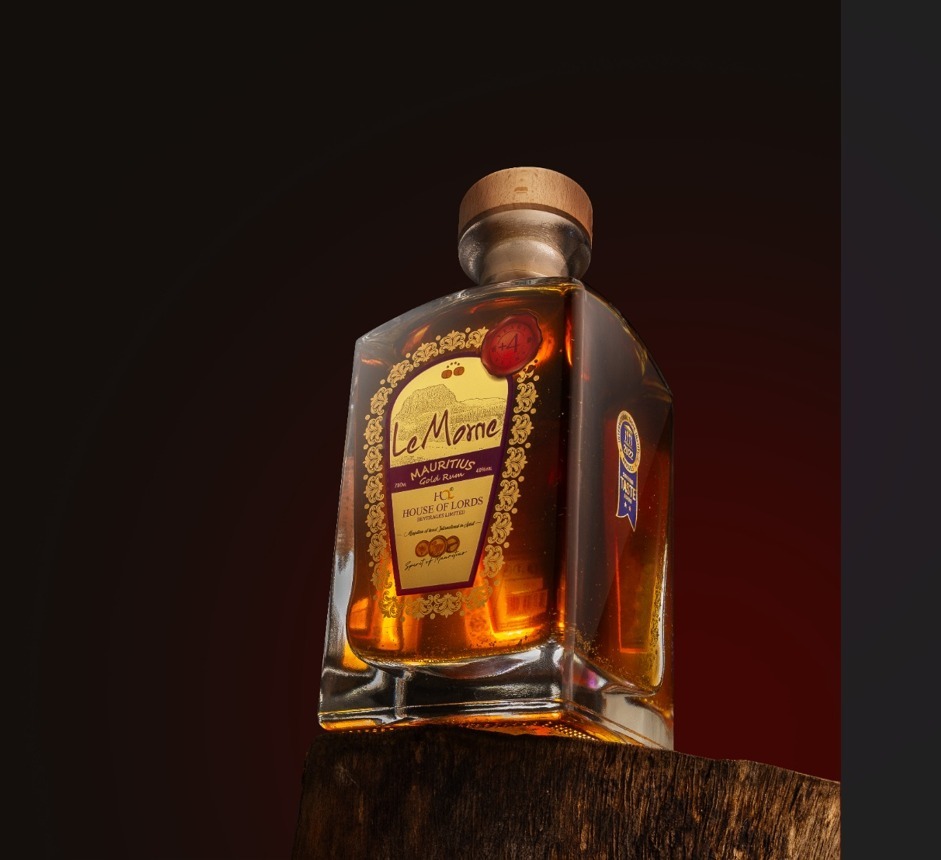 LE MORNE MAURITIUS GOLD RUM Image
