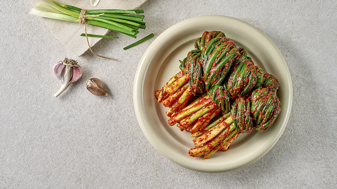 Palgong Young Green Onion(scallion) Kimchi Image