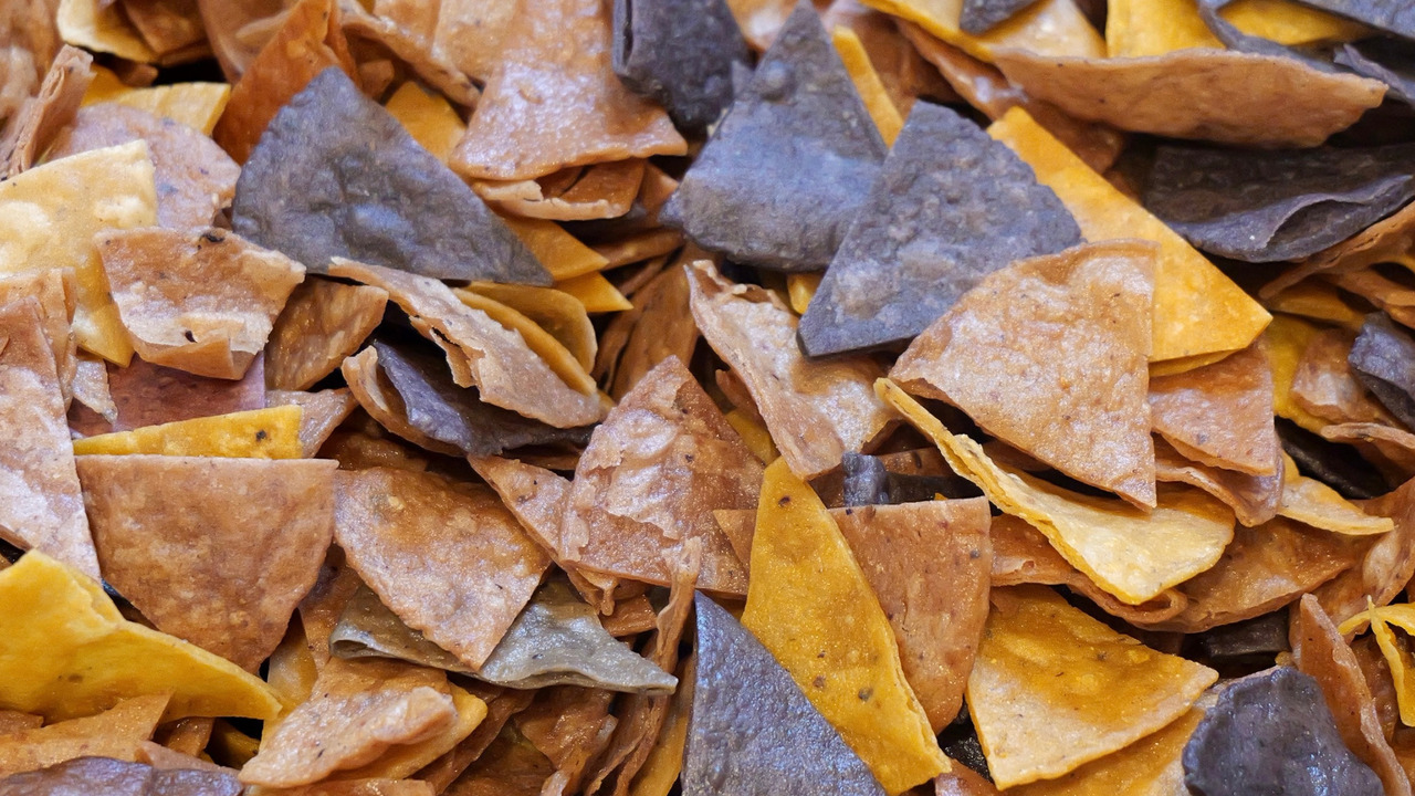 Corn tortilla chips Image