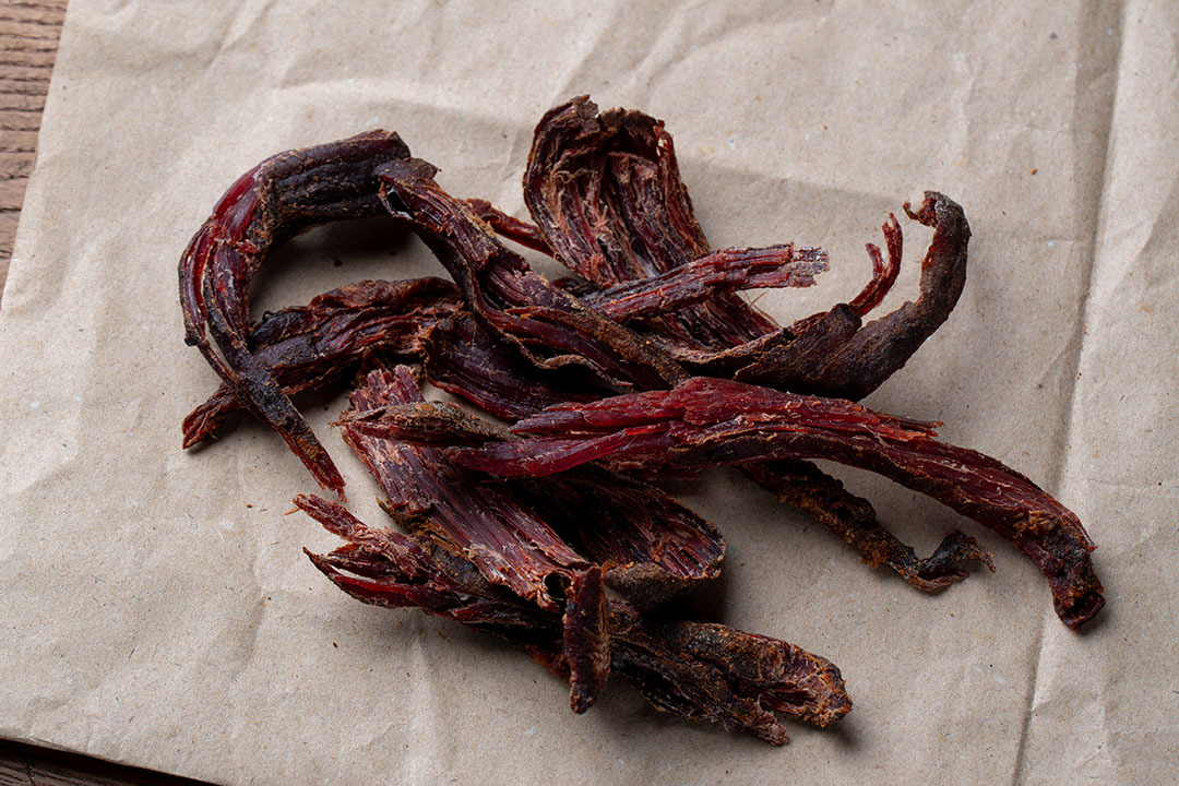 かくかくしかじか鹿の路「燻香やわらかジャーキー」 イメージ