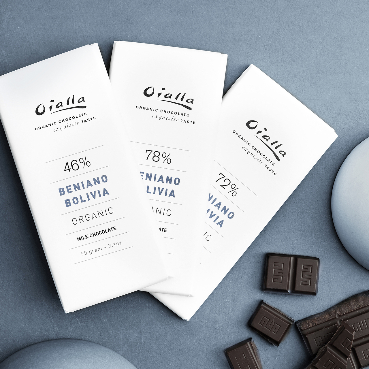 Gift Box – 72% or 78% Organic Dark Oialla Chocolate, Chocolate bars 46% - 72% - 78% - 100%, Marzipan balls: flavours: Citrin, organge, raspberry, salty caramel, nibs Image
