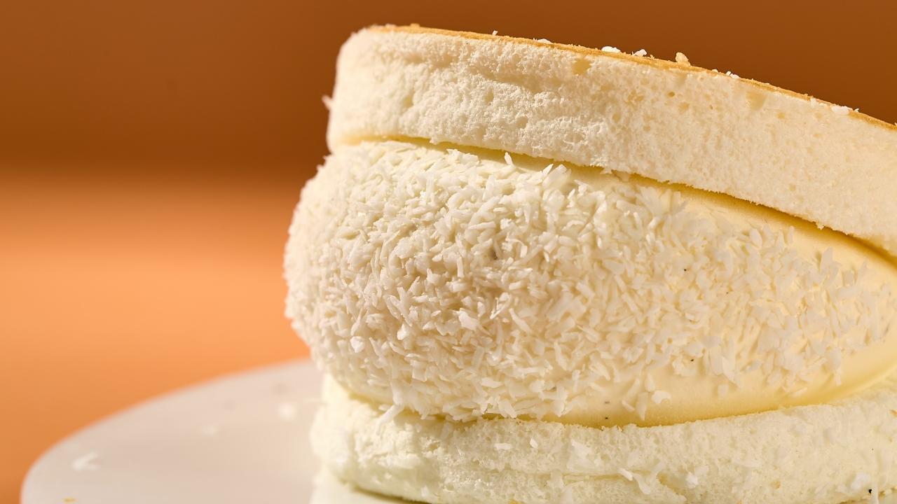 Frozen Souffle Cake Image