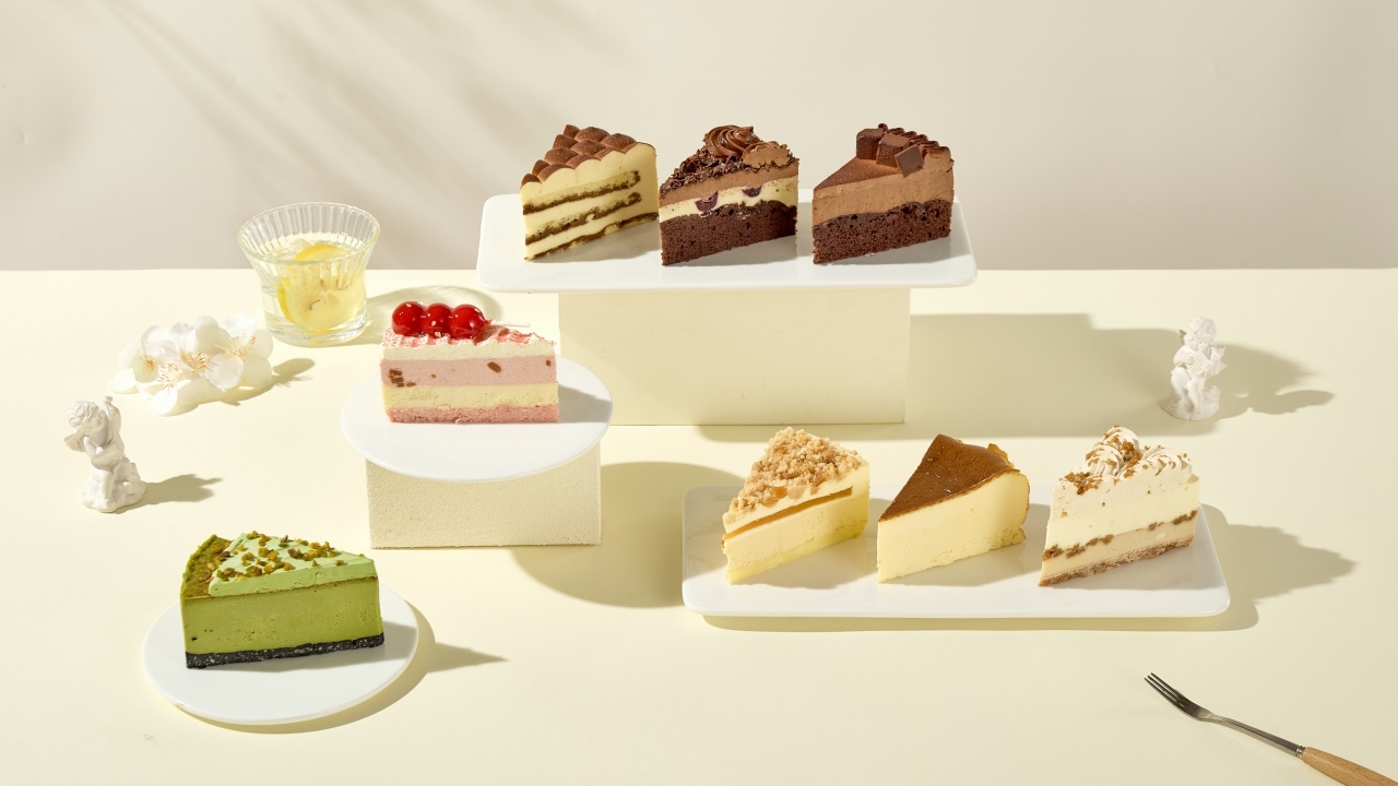 Frozen Triangle Cake Image