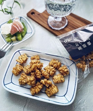 BLACK PEPPER FLAVORED FRIED RICE CAKE Image