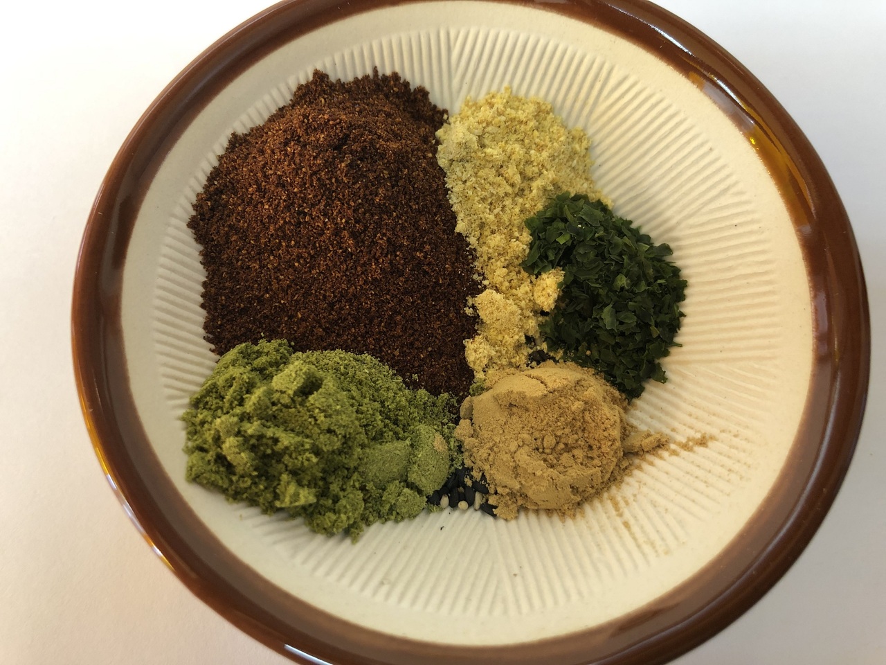 SHICHIMI(7 types of peppers blended together) With the spiciness of chili and fragrant sesame flavor Image