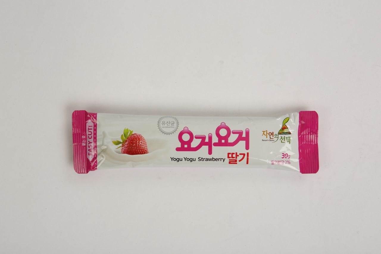 Yogu yogu strawberry   Image